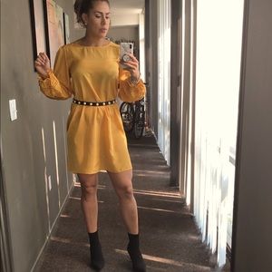 Yellow puff sleeves dress